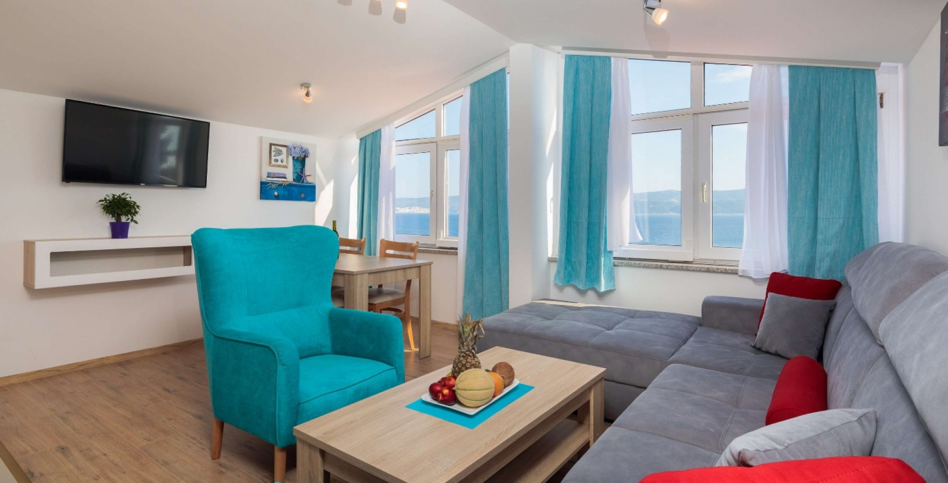 Studio apartment with sea view