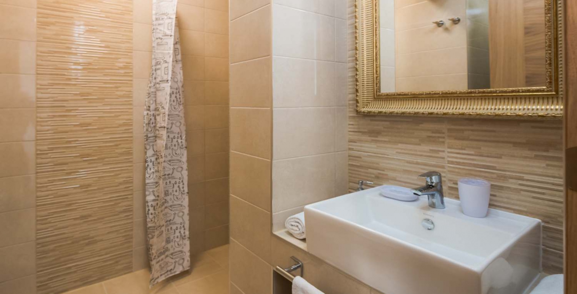 Two Bedroom Apartment with Sea View