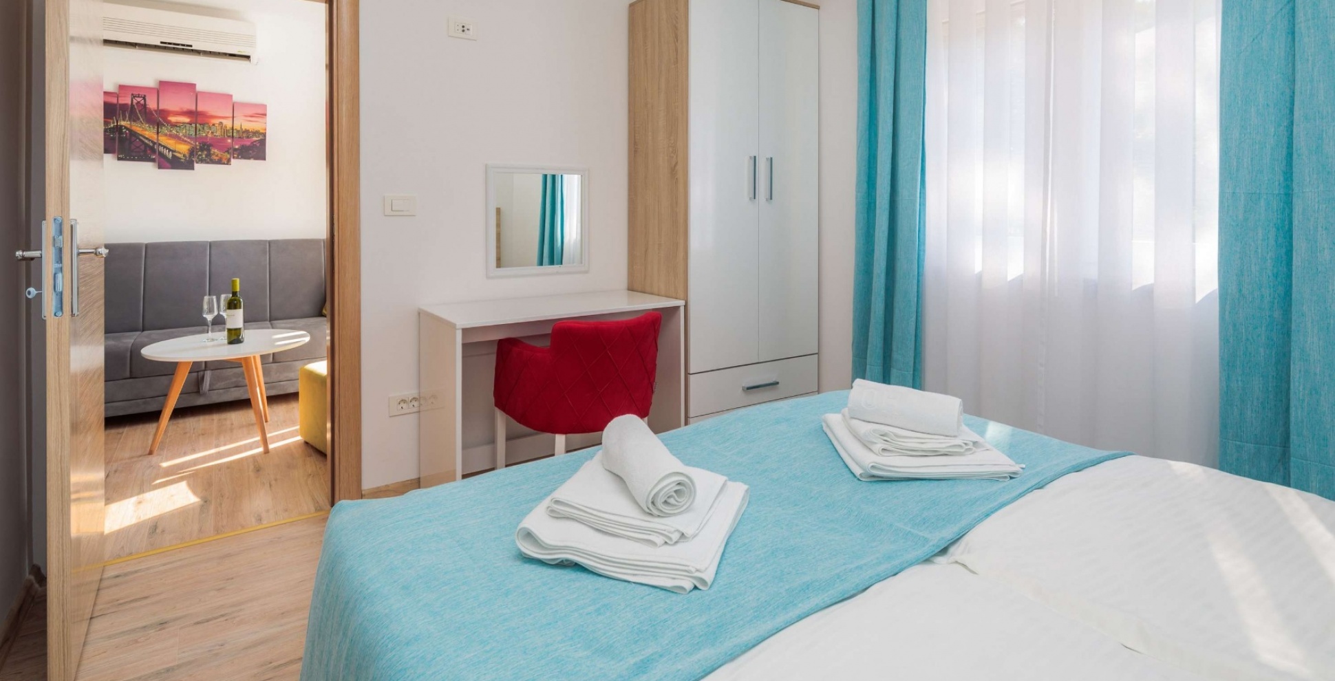 Apartment with garden view