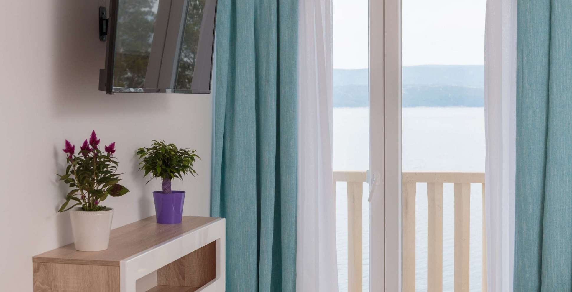 One Bedroom Apartment with Sea View