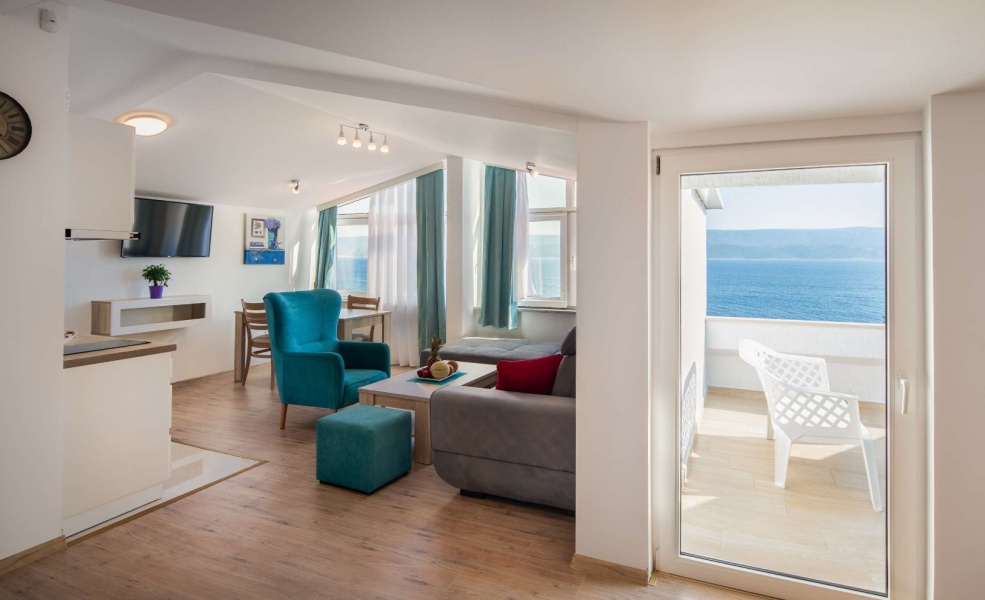 Studio apartment with sea view