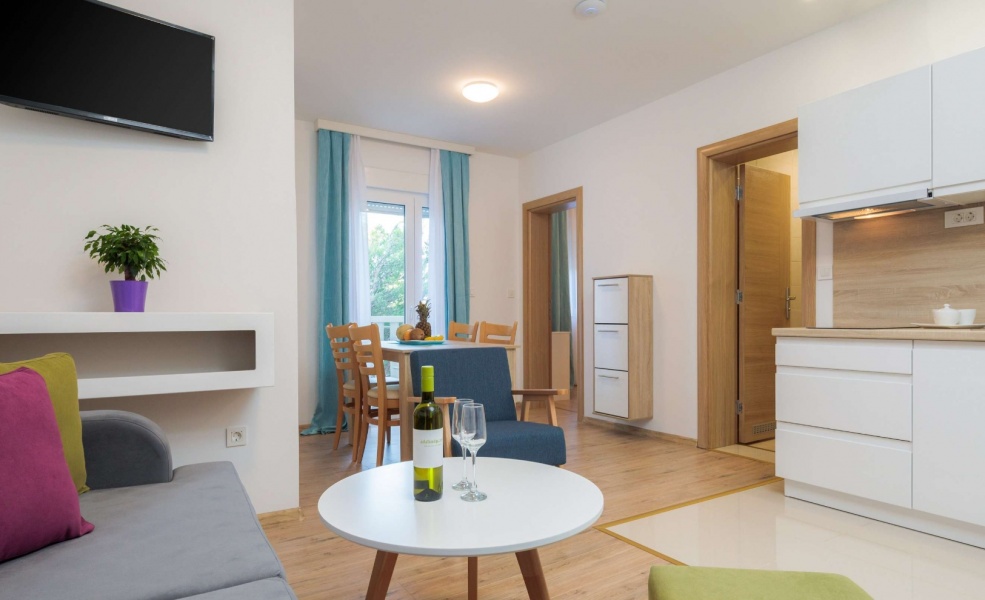 One bedroom apartment with a partial sea view