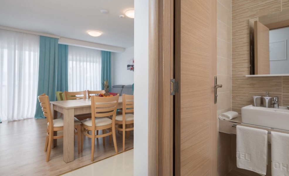 One Bedroom Apartment with Sea View